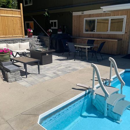 פנטיקטון Bright Poolside Walkout Two Bedroom Basement Suite In The Okanagan מראה חיצוני תמונה