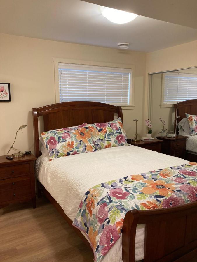 פנטיקטון Bright Poolside Walkout Two Bedroom Basement Suite In The Okanagan מראה חיצוני תמונה