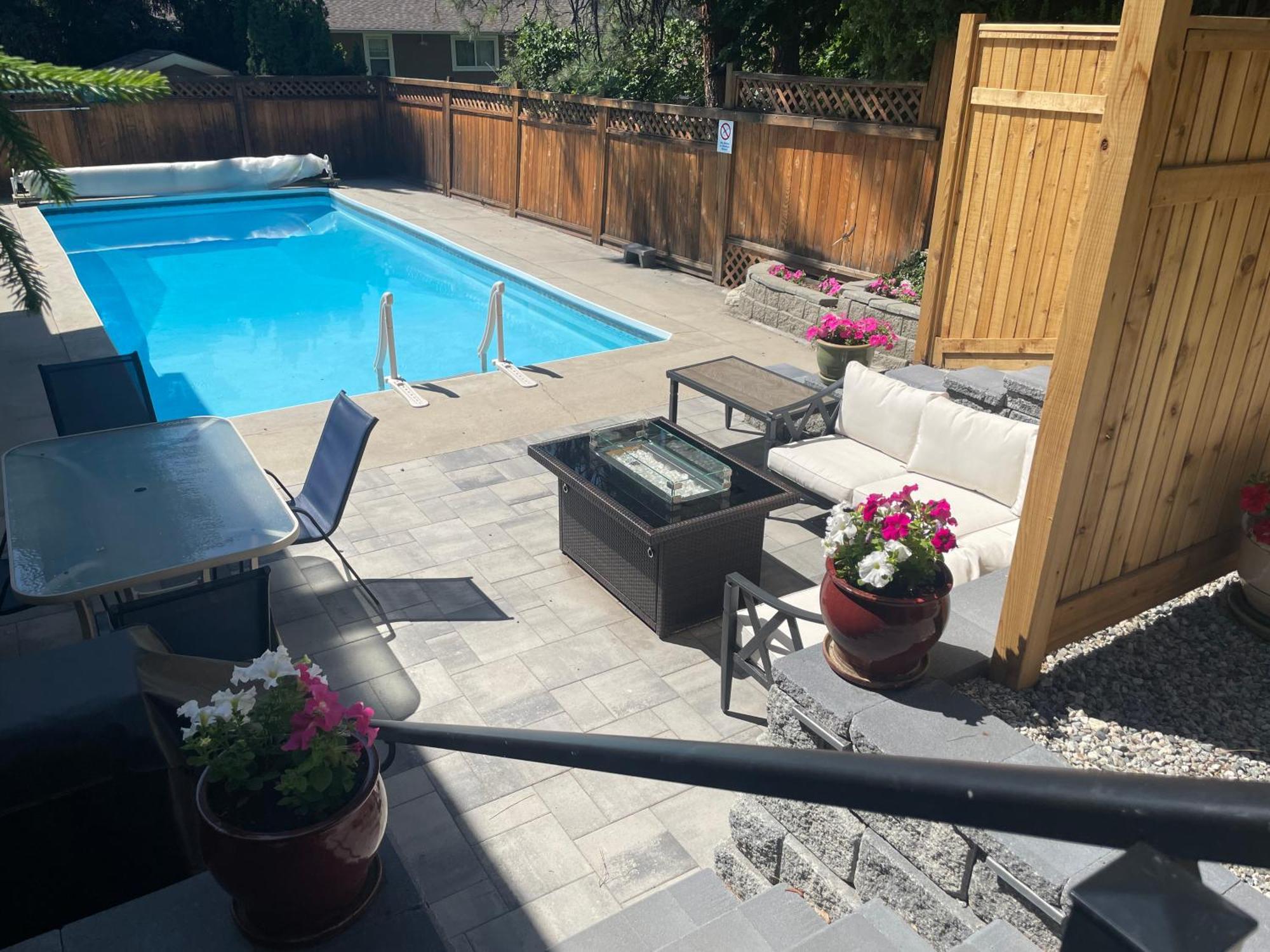 פנטיקטון Bright Poolside Walkout Two Bedroom Basement Suite In The Okanagan מראה חיצוני תמונה